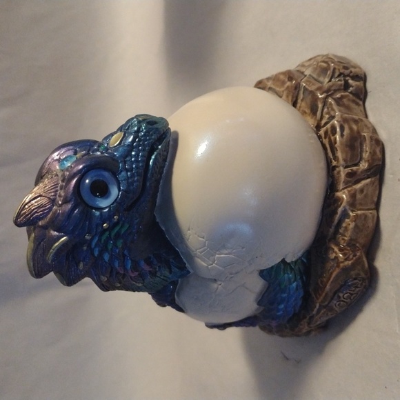 Windstone Editions M Pena hatching dragon - Picture 3 of 7